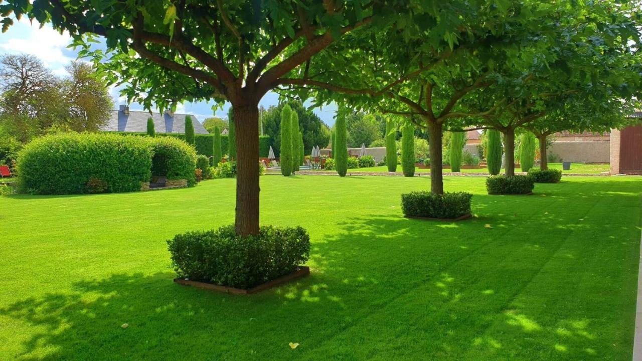 Les Loges De Saint Eloi Bed & Breakfast Pontlevoy Exterior photo